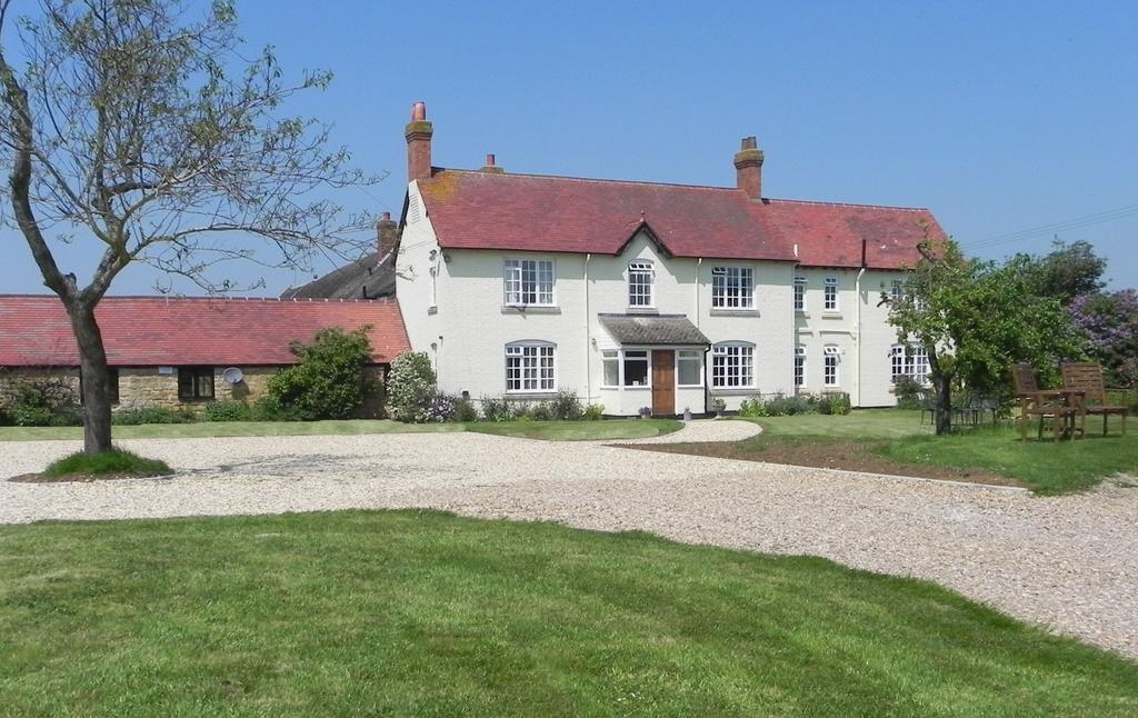 Lowerfield Farm Hotel Broadway  Exterior photo